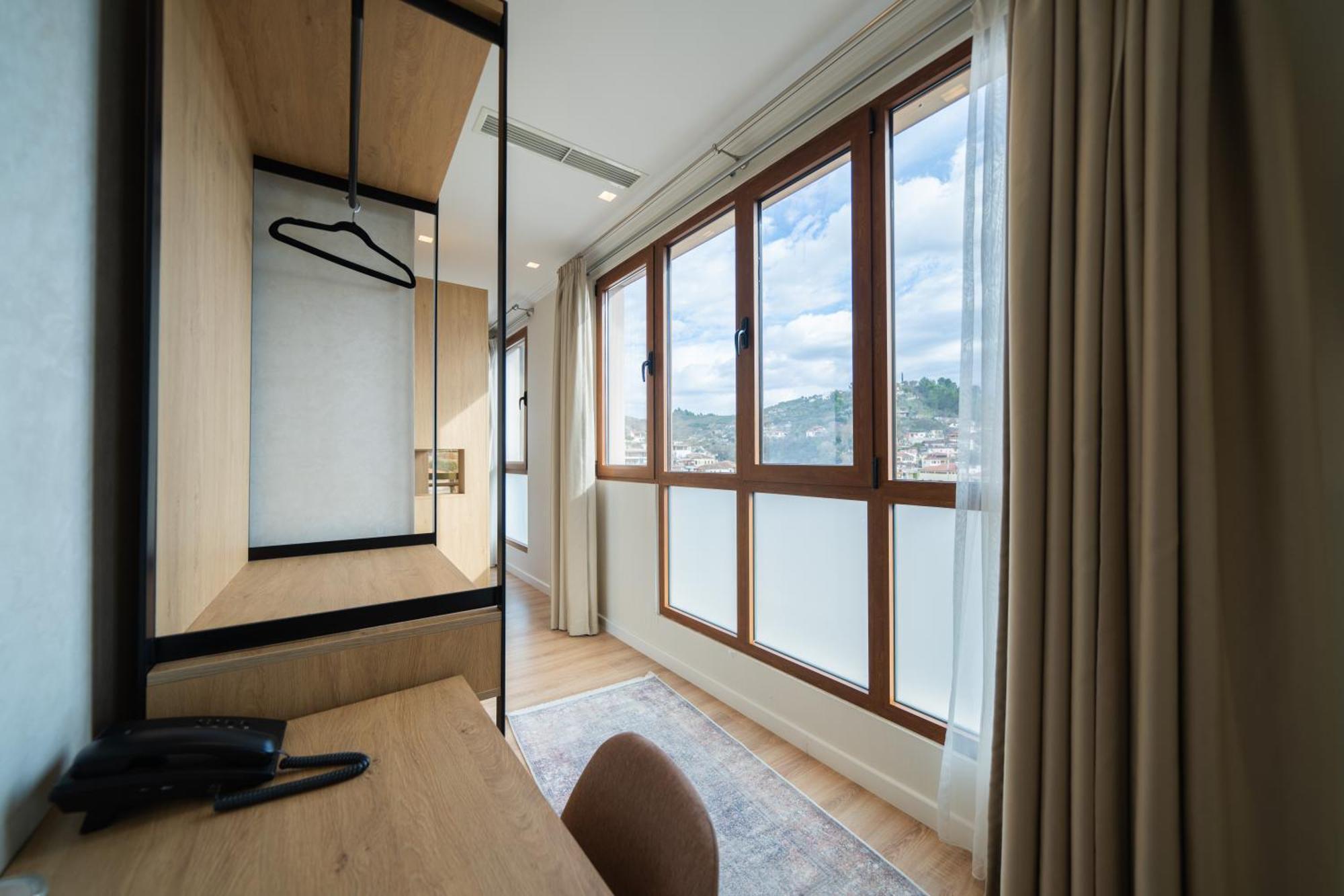 Merko Hotel Berat Eksteriør billede
