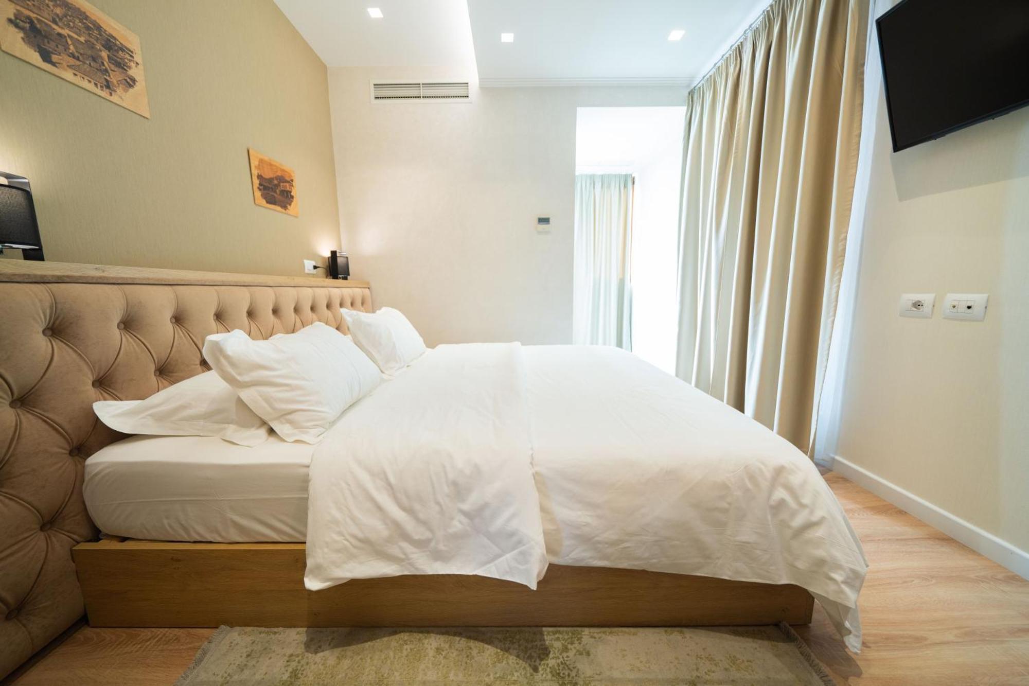Merko Hotel Berat Eksteriør billede