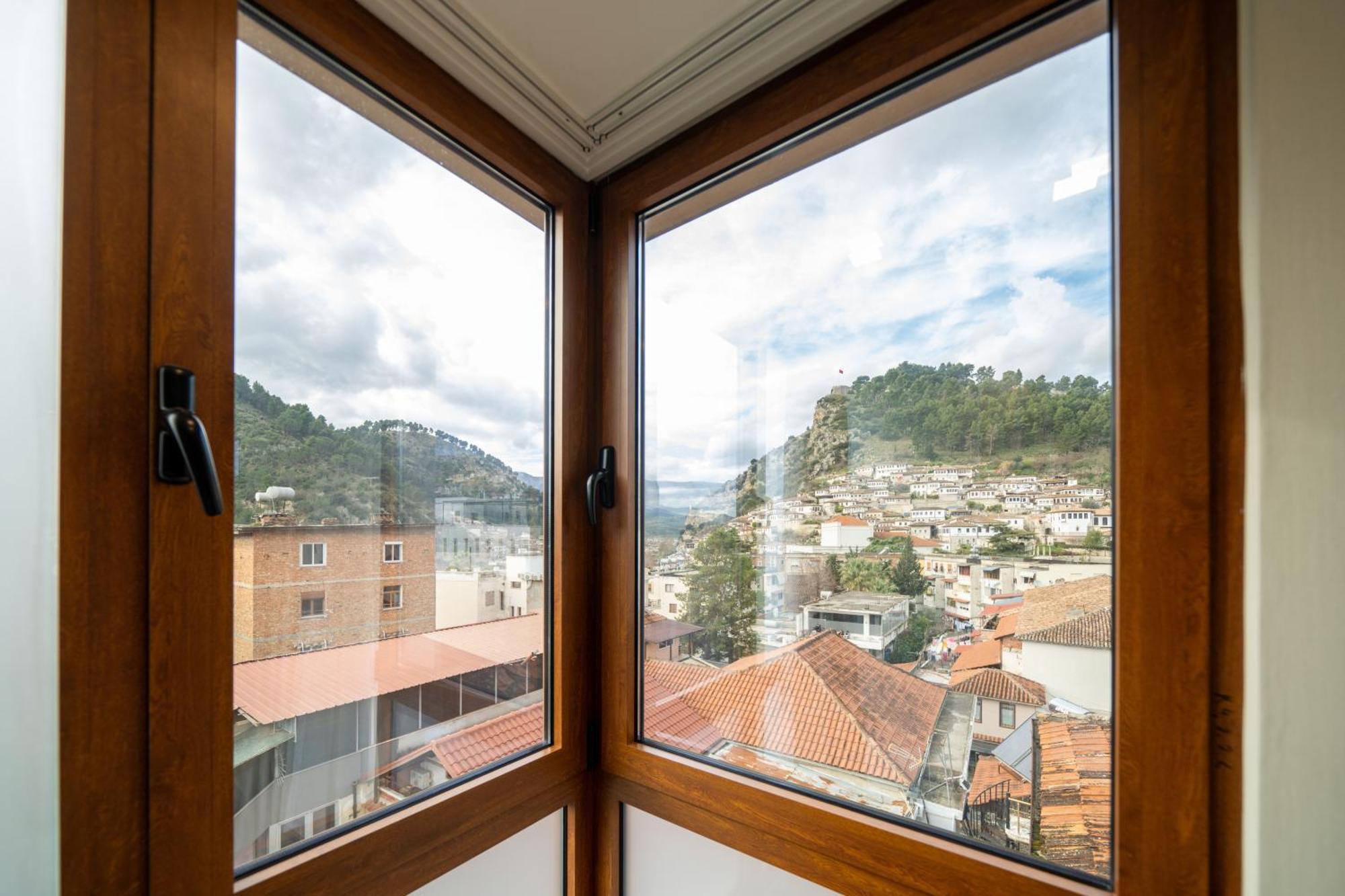 Merko Hotel Berat Eksteriør billede