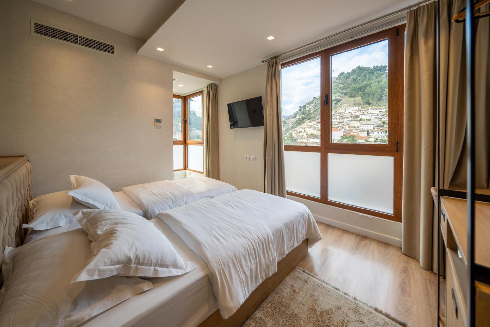 Merko Hotel Berat Eksteriør billede
