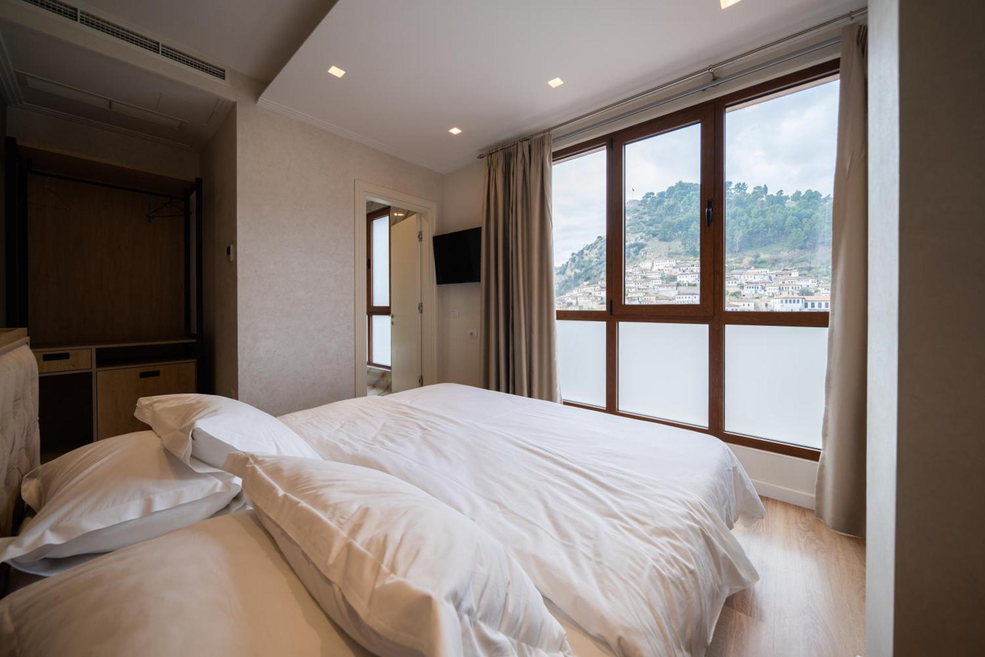 Merko Hotel Berat Eksteriør billede