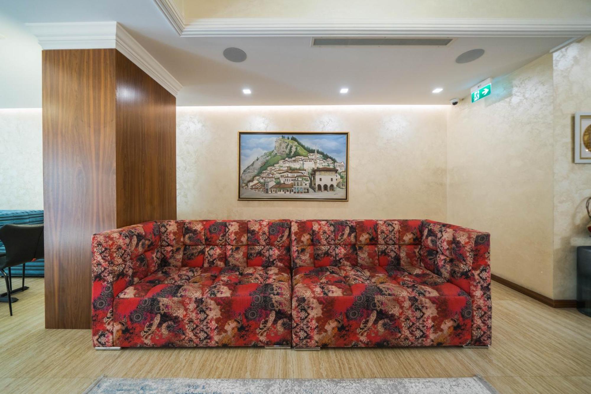 Merko Hotel Berat Eksteriør billede